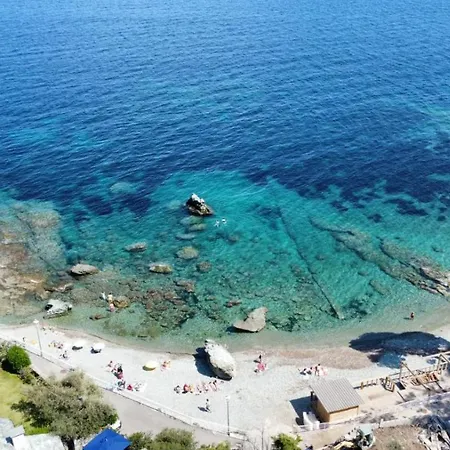 فندق Cyrnea 2*