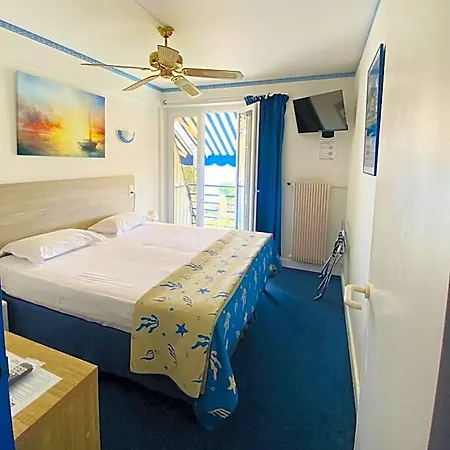 Otel Cyrnea