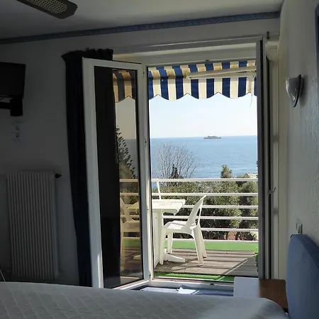 Cyrnea ホテル Ville-di-Pietrabugno